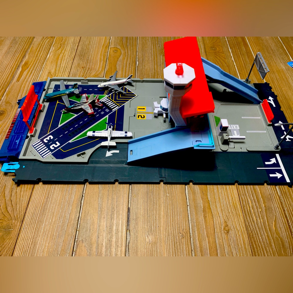 Matchbox Action Drivers AIrport Adventure Playset